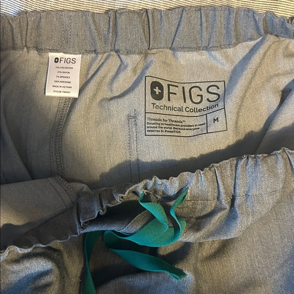 Figs Men's Graphite scrub pants